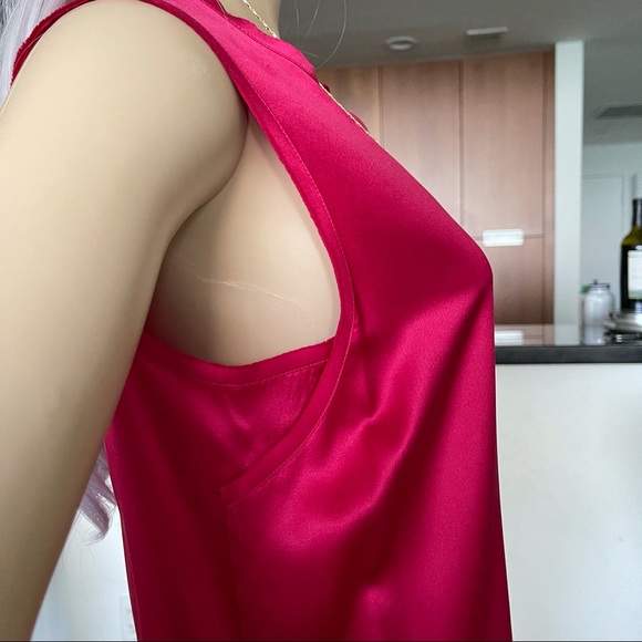 Vince. Gorgeous Fuchsia Silk High-Low Tank Top - Picture 4 of 11